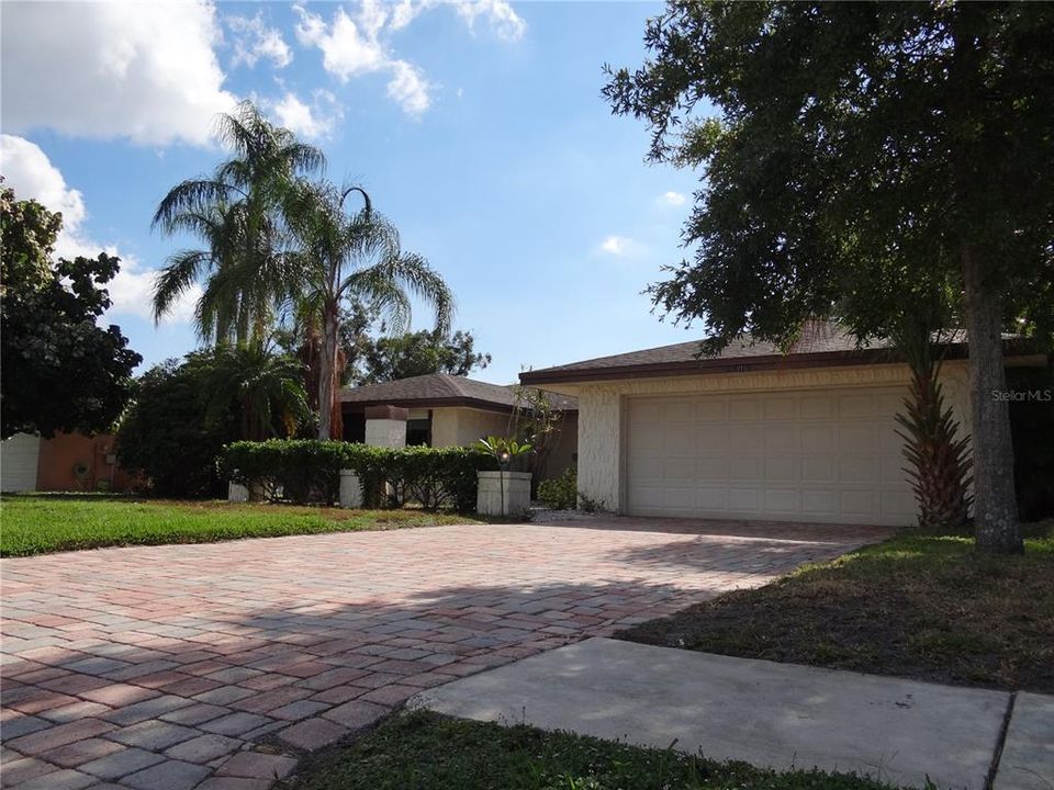 Active With Contract: $3,500 (3 beds, 2 baths, 2094 Square Feet)