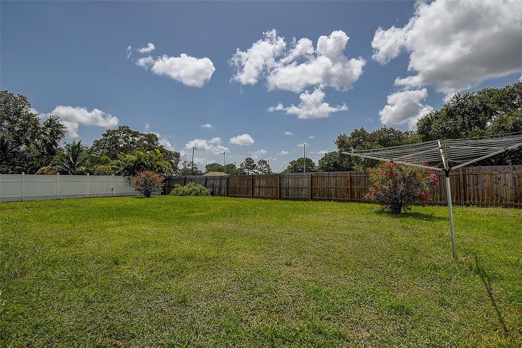 For Sale: $412,000 (3 beds, 2 baths, 1289 Square Feet)