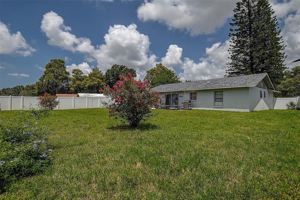 For Sale: $412,000 (3 beds, 2 baths, 1289 Square Feet)