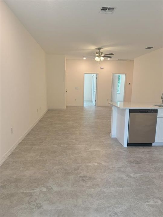 For Rent: $1,950 (3 beds, 2 baths, 1223 Square Feet)