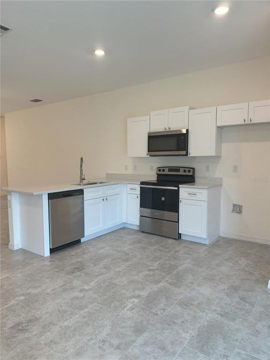 For Rent: $1,950 (3 beds, 2 baths, 1223 Square Feet)