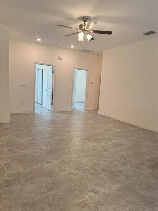 For Rent: $1,950 (3 beds, 2 baths, 1223 Square Feet)