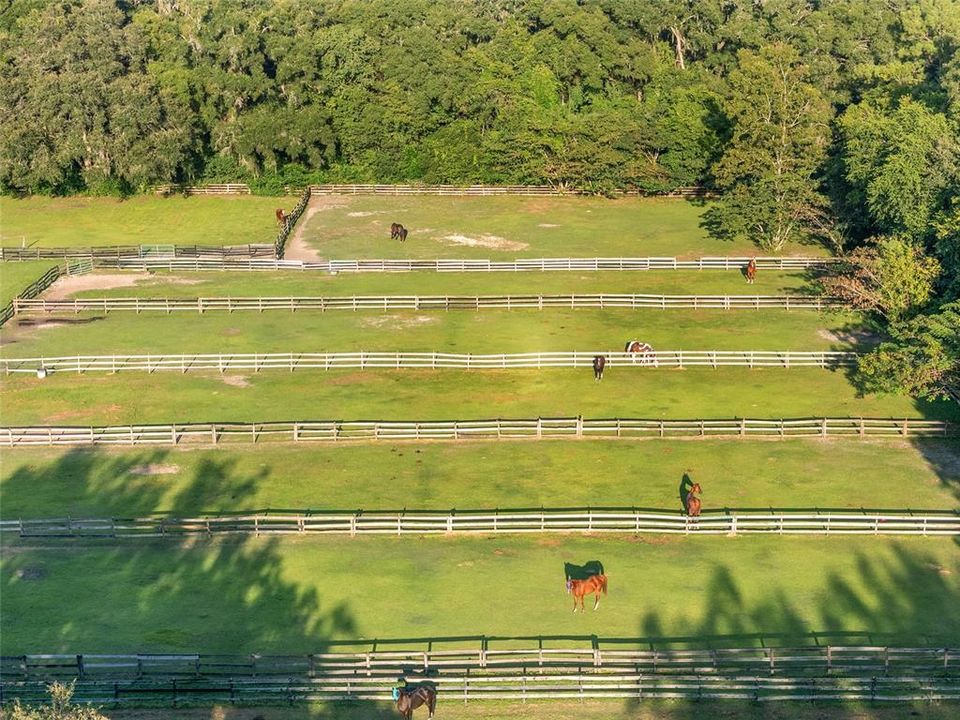 En Venta: $3,100,000 (4 camas, 3 baños, 2414 Pies cuadrados)