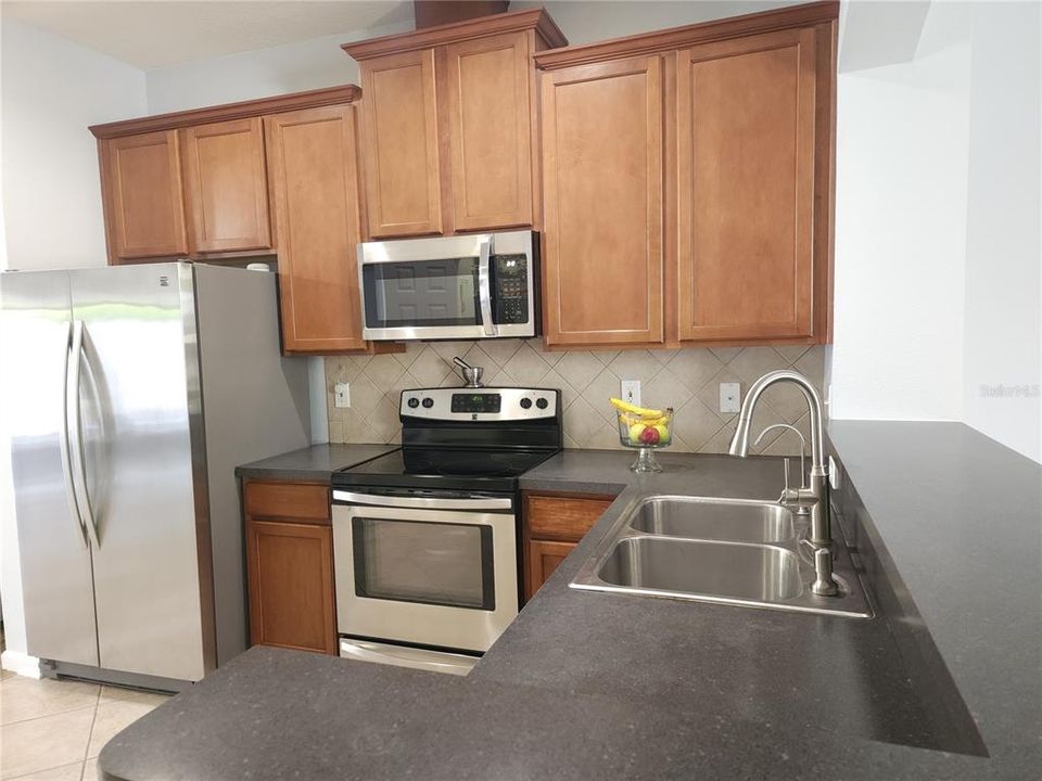 For Sale: $240,000 (2 beds, 2 baths, 1327 Square Feet)