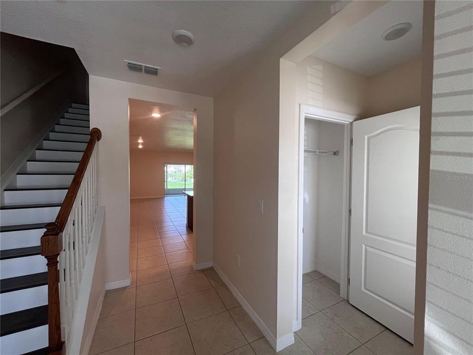 Active With Contract: $2,250 (3 beds, 2 baths, 1762 Square Feet)