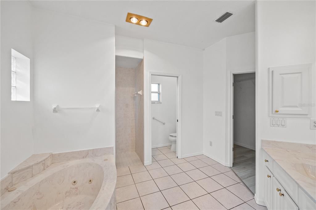 Active With Contract: $399,000 (3 beds, 2 baths, 1905 Square Feet)