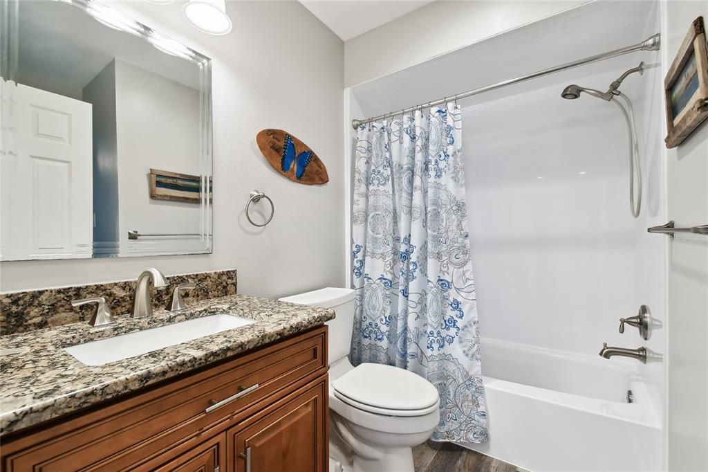 For Sale: $459,000 (2 beds, 2 baths, 1211 Square Feet)