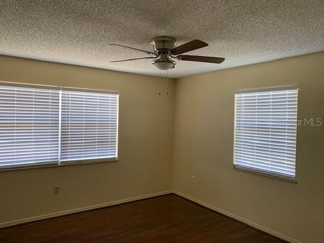 For Rent: $1,750 (2 beds, 1 baths, 930 Square Feet)