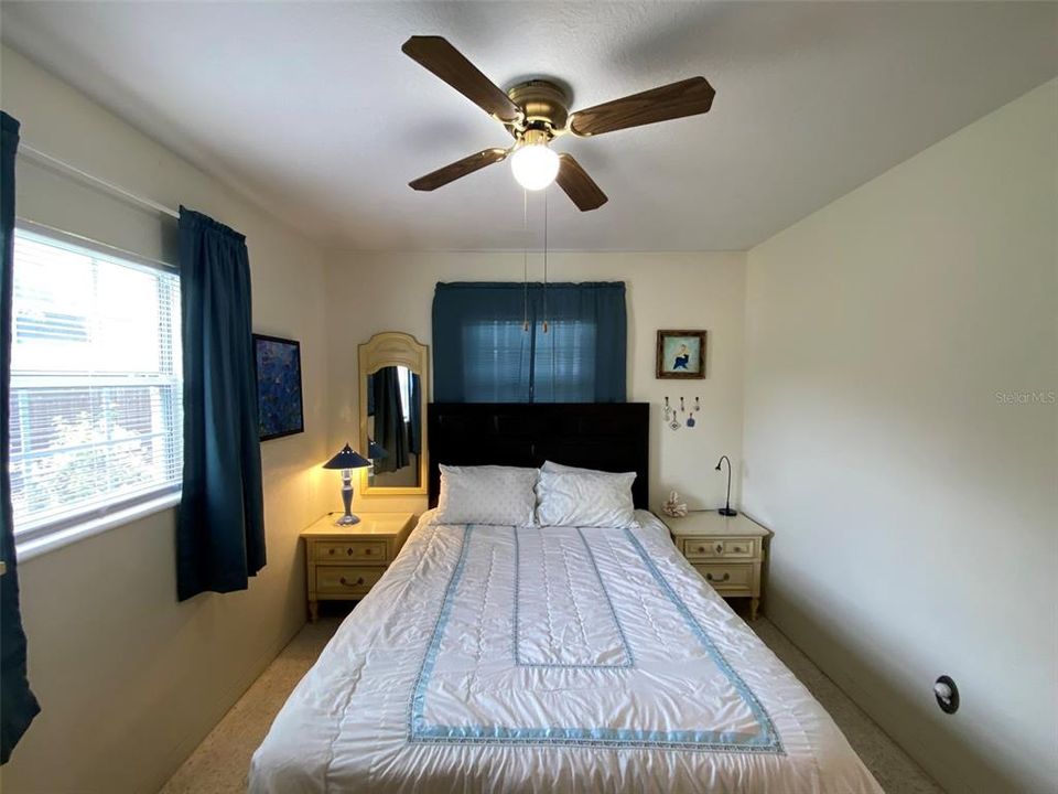 Active With Contract: $2,300 (2 beds, 1 baths, 962 Square Feet)