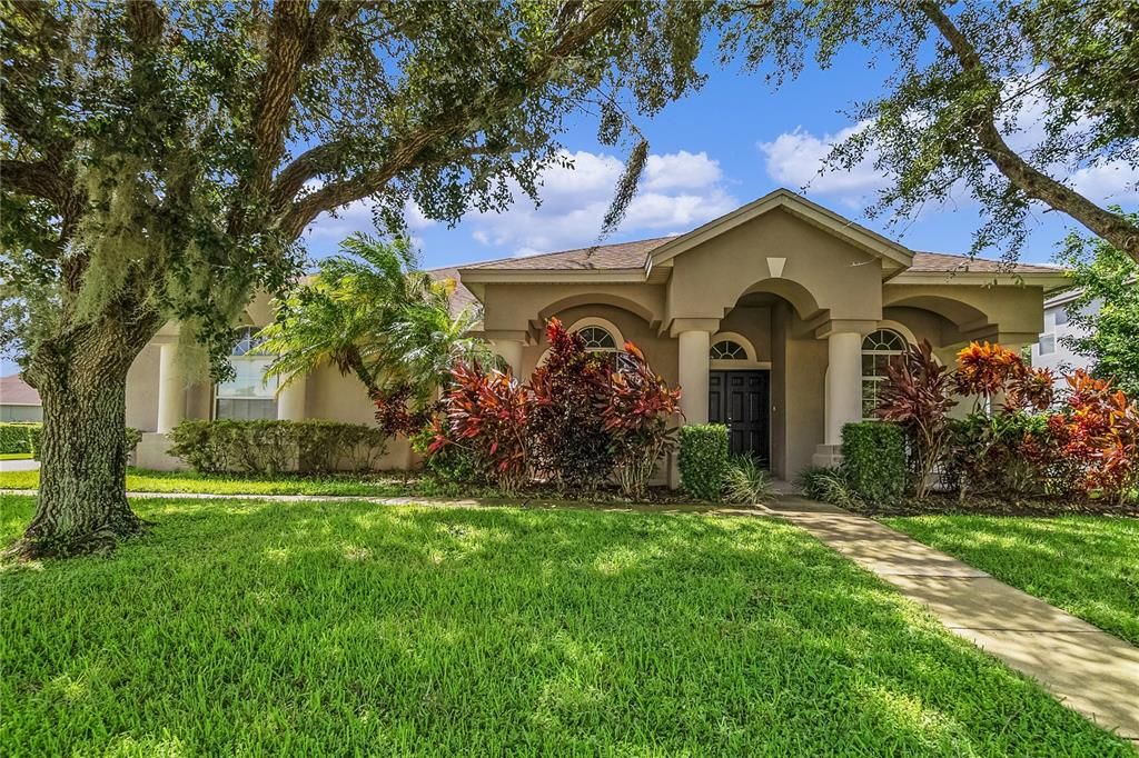 Active With Contract: $564,900 (4 beds, 2 baths, 2201 Square Feet)