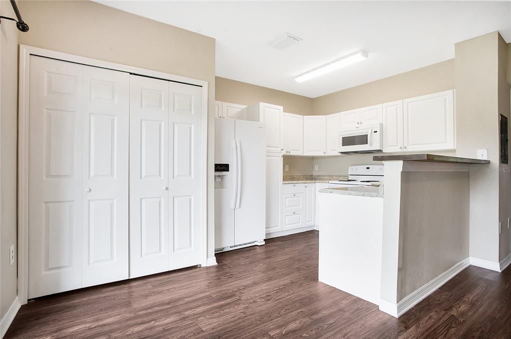 Active With Contract: $249,900 (3 beds, 2 baths, 1508 Square Feet)