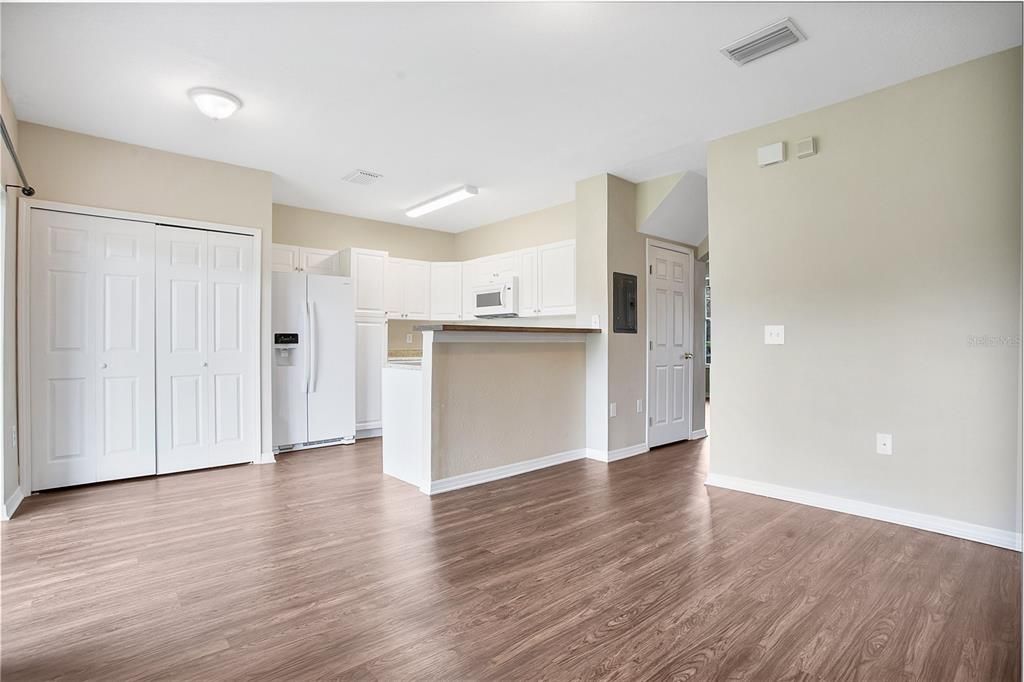 Active With Contract: $249,900 (3 beds, 2 baths, 1508 Square Feet)