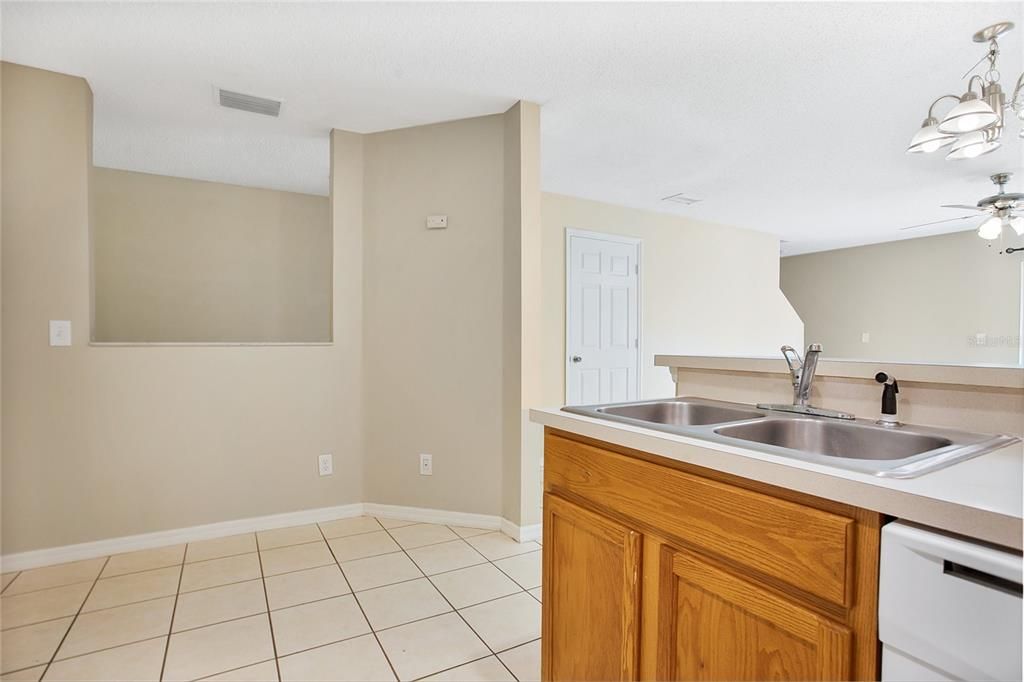 Active With Contract: $244,900 (3 beds, 2 baths, 1536 Square Feet)