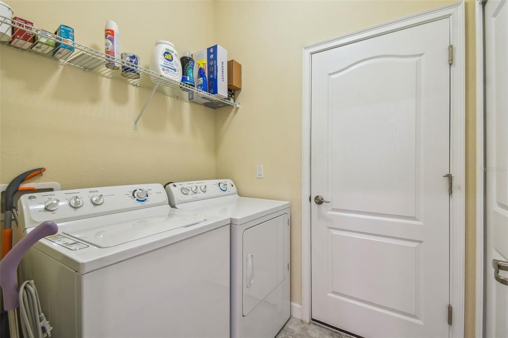 Active With Contract: $335,000 (2 beds, 2 baths, 1374 Square Feet)