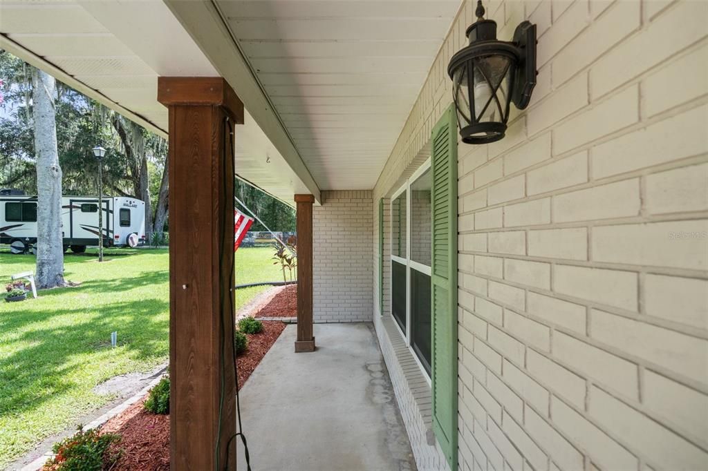 Active With Contract: $430,000 (3 beds, 2 baths, 1870 Square Feet)