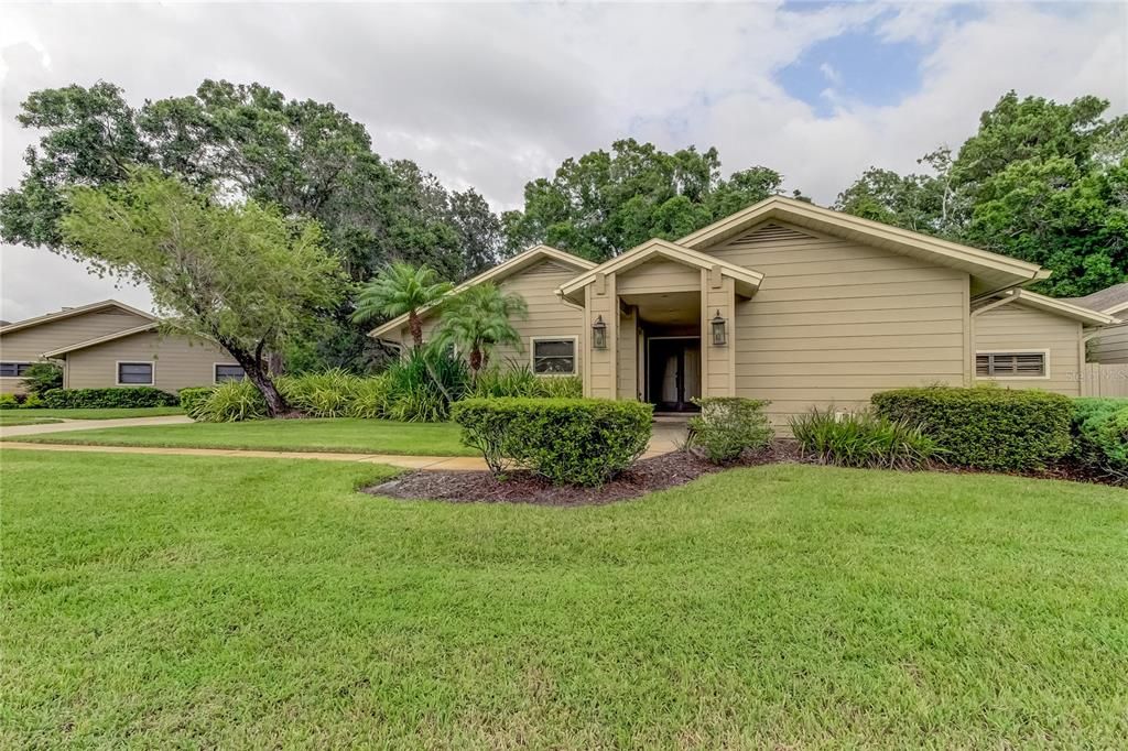 Active With Contract: $579,900 (3 beds, 2 baths, 2832 Square Feet)