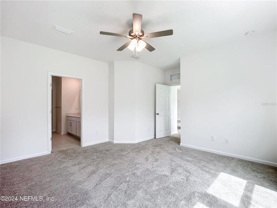 For Sale: $329,900 (4 beds, 2 baths, 1550 Square Feet)