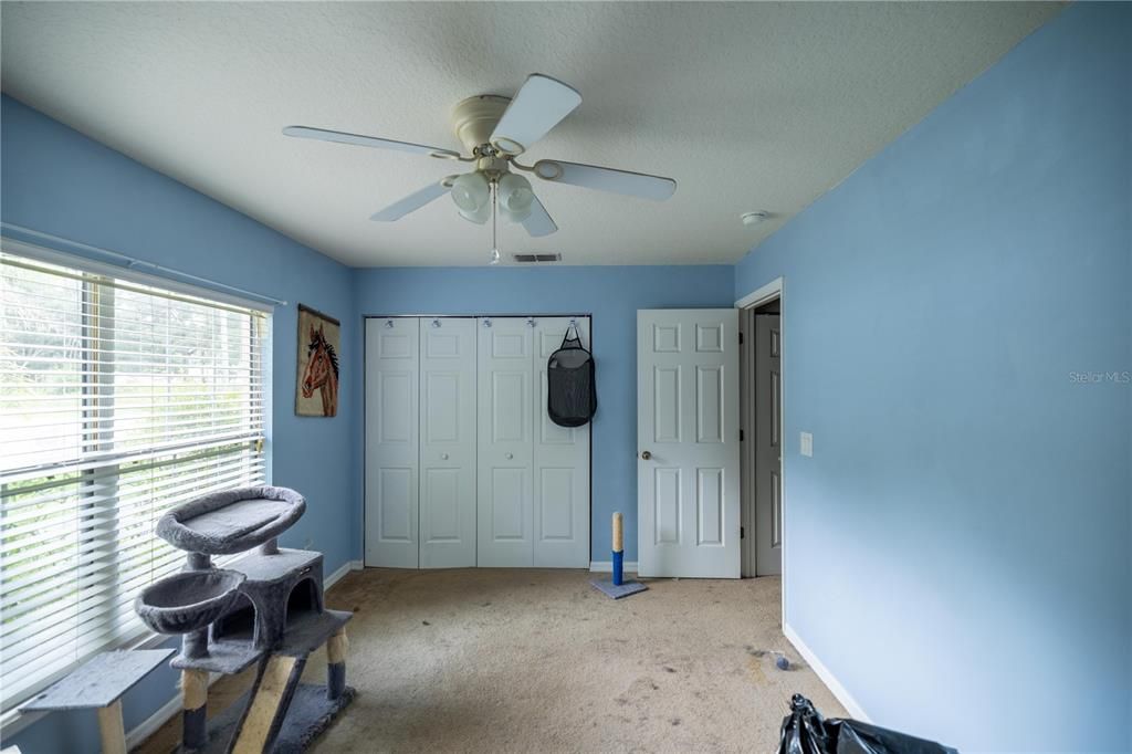 Active With Contract: $199,900 (3 beds, 2 baths, 1404 Square Feet)