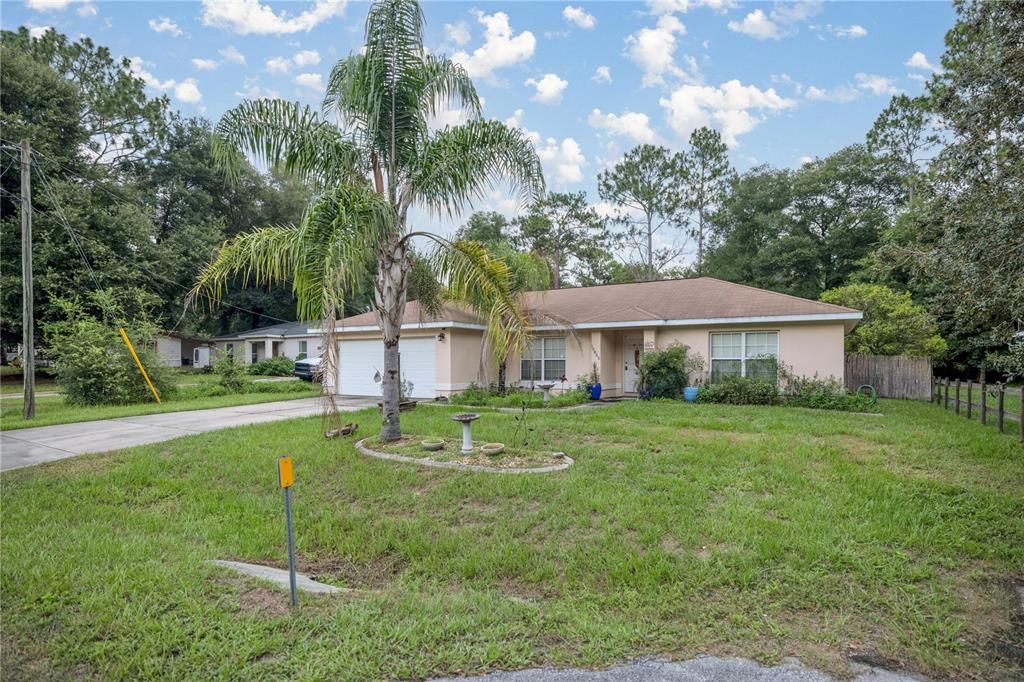 Active With Contract: $199,900 (3 beds, 2 baths, 1404 Square Feet)