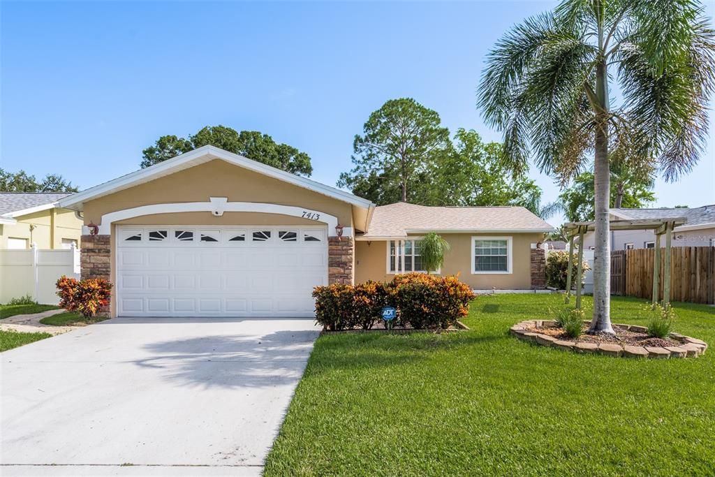 Recently Sold: $415,000 (3 beds, 2 baths, 1741 Square Feet)