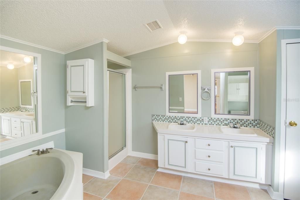 На продажу: $1,500,000 (0 спален, 0 ванн, 6627 Квадратных фут)