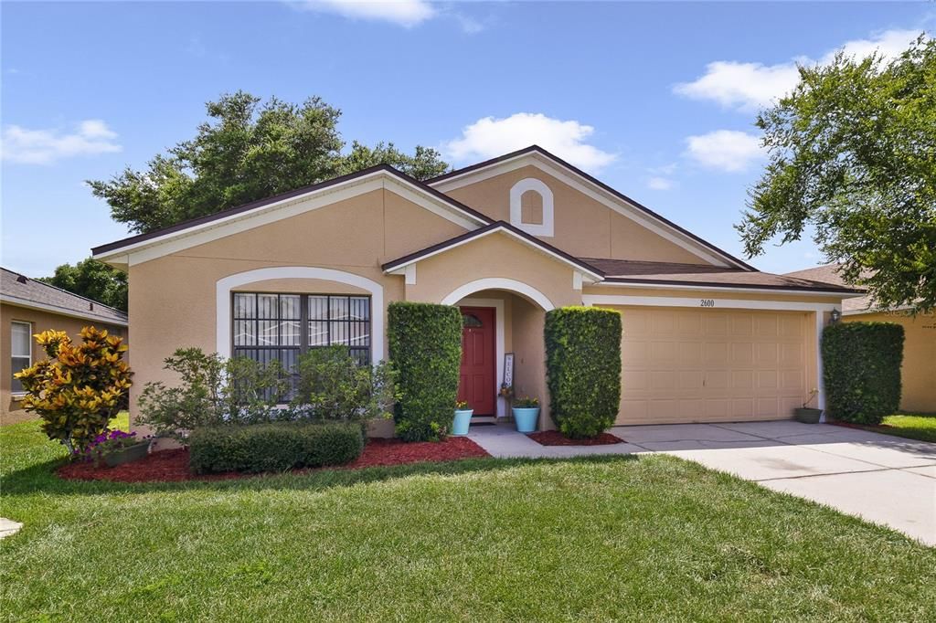 Active With Contract: $410,000 (4 beds, 2 baths, 1929 Square Feet)