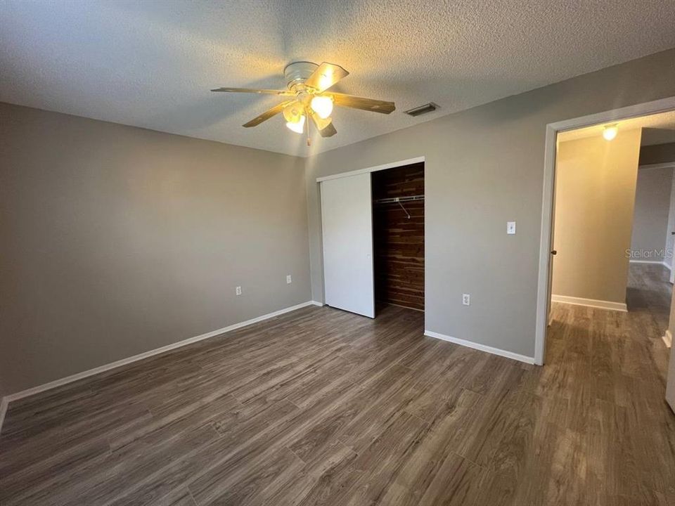 For Rent: $1,950 (3 beds, 2 baths, 1918 Square Feet)