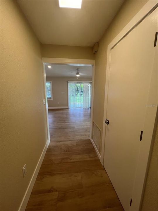 Active With Contract: $1,799 (2 beds, 2 baths, 1071 Square Feet)