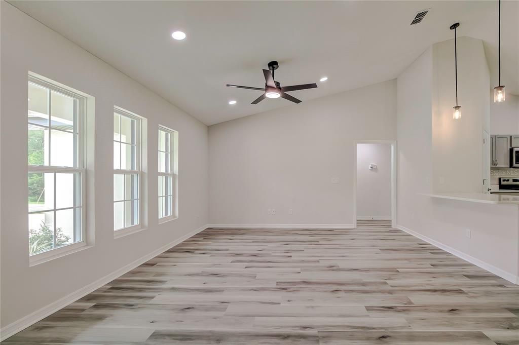 Active With Contract: $338,964 (4 beds, 2 baths, 1803 Square Feet)