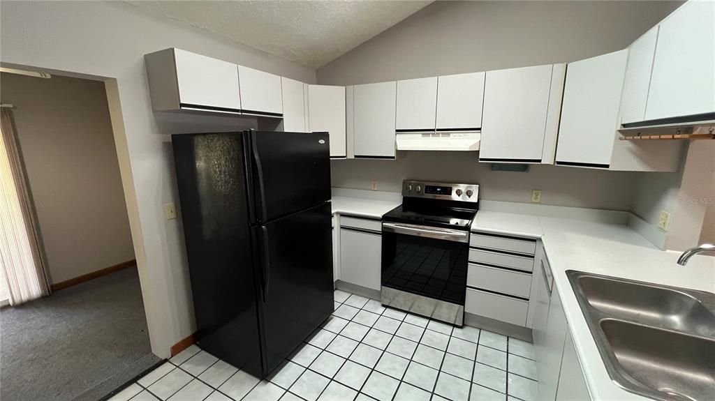 For Rent: $1,499 (2 beds, 2 baths, 1296 Square Feet)