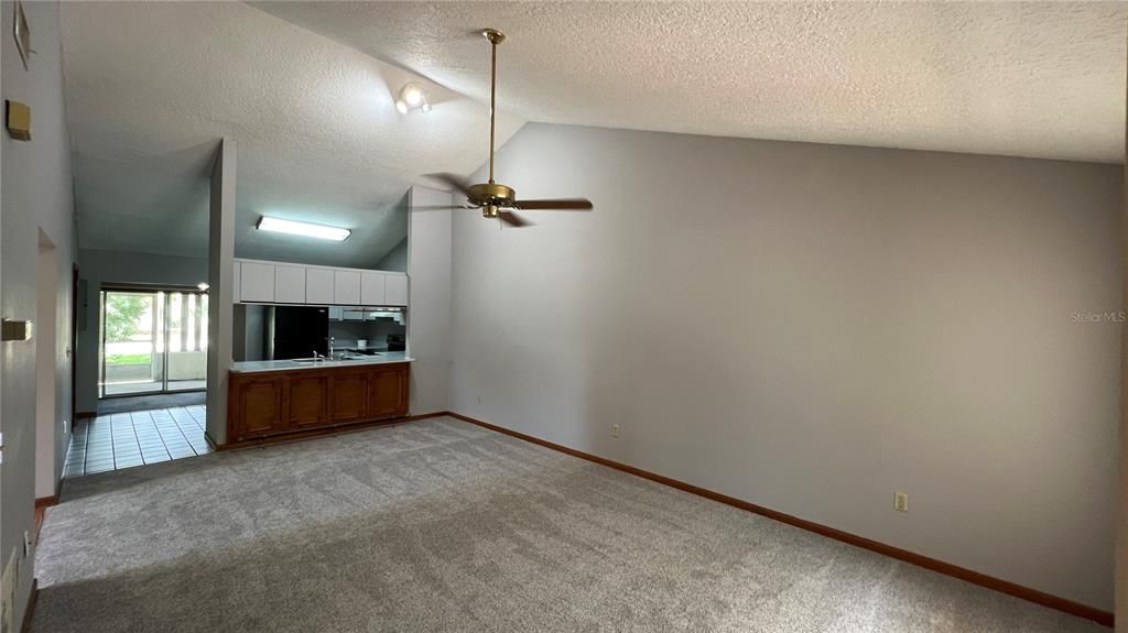 For Rent: $1,499 (2 beds, 2 baths, 1296 Square Feet)