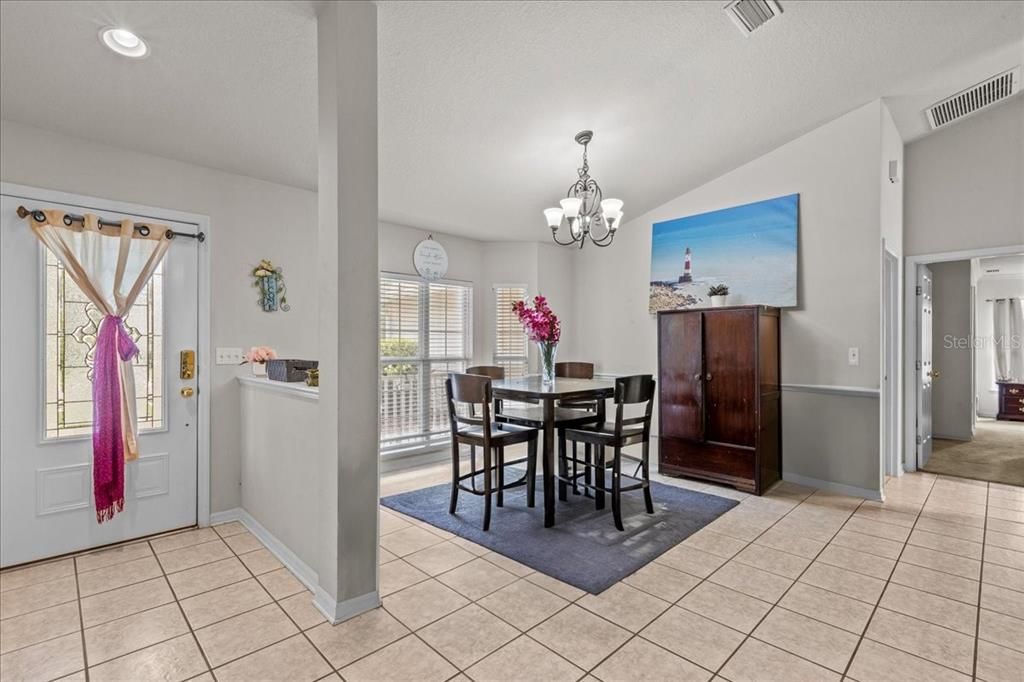 For Sale: $345,900 (3 beds, 2 baths, 1601 Square Feet)