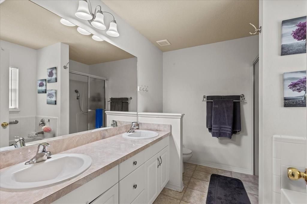 For Sale: $345,900 (3 beds, 2 baths, 1601 Square Feet)