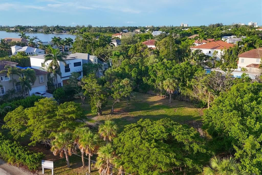 На продажу: $2,850,000 (0.59 acres)