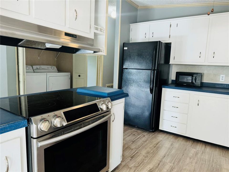 For Sale: $179,900 (2 beds, 2 baths, 1119 Square Feet)