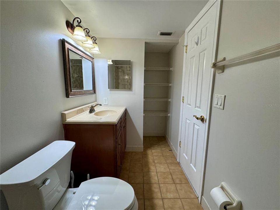 For Sale: $298,900 (2 beds, 2 baths, 1275 Square Feet)