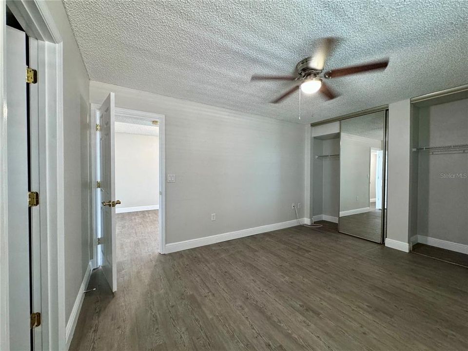 For Sale: $298,900 (2 beds, 2 baths, 1275 Square Feet)