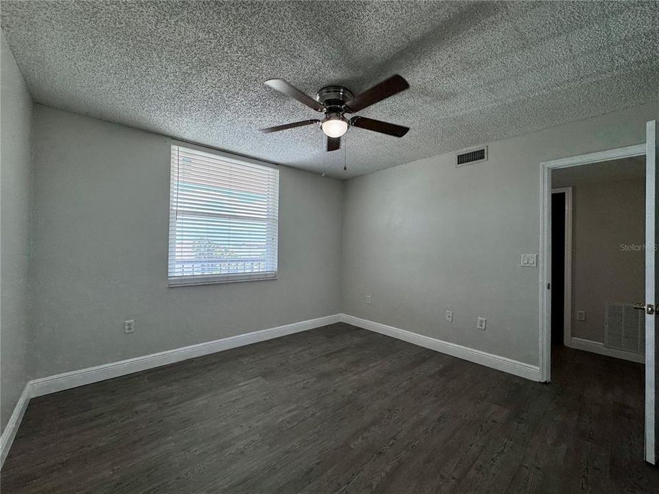 For Sale: $298,900 (2 beds, 2 baths, 1275 Square Feet)