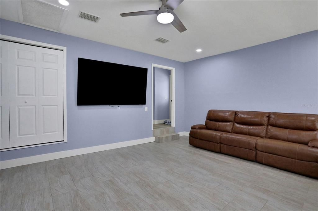 Bonus Room with 80" TV