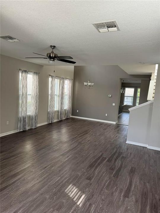 Active With Contract: $2,600 (3 beds, 2 baths, 2304 Square Feet)