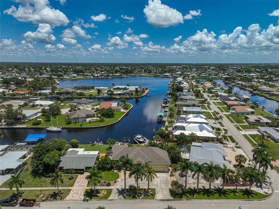 For Sale: $700,000 (2 beds, 2 baths, 1835 Square Feet)