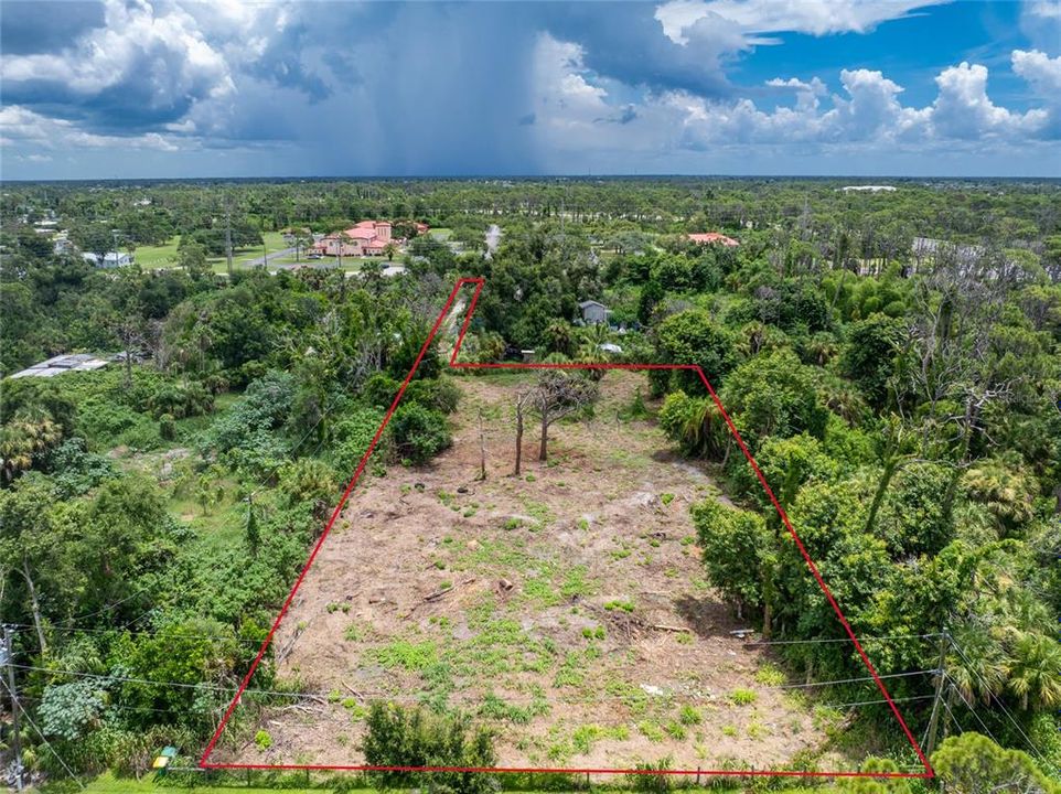 На продажу: $191,000 (1.05 acres)