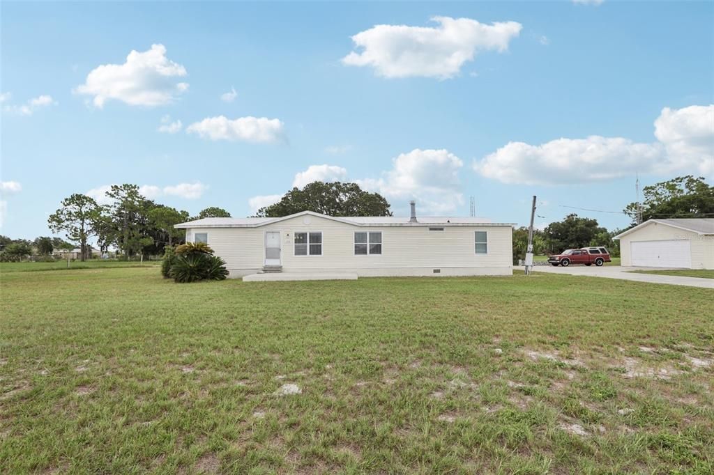 Active With Contract: $325,000 (3 beds, 2 baths, 1701 Square Feet)