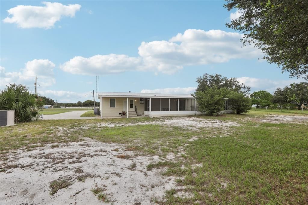 Active With Contract: $325,000 (3 beds, 2 baths, 1701 Square Feet)