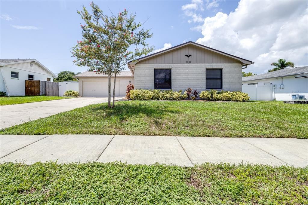 For Sale: $465,000 (3 beds, 2 baths, 1594 Square Feet)