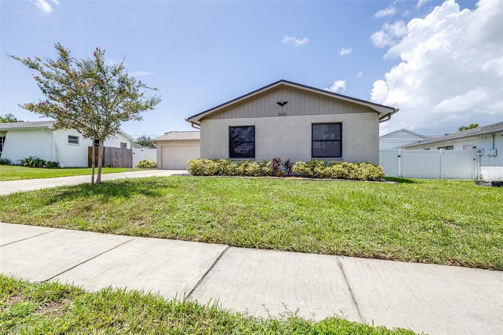 For Sale: $465,000 (3 beds, 2 baths, 1594 Square Feet)