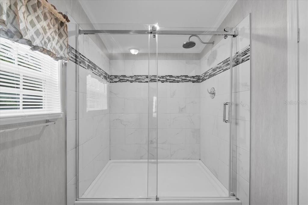 Primary Bathroom w/Large Shower