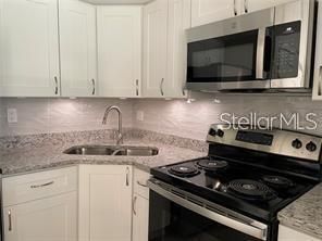 Active With Contract: $1,425 (1 beds, 1 baths, 607 Square Feet)