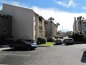 Active With Contract: $1,425 (1 beds, 1 baths, 607 Square Feet)