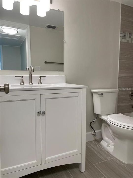 Active With Contract: $1,425 (1 beds, 1 baths, 607 Square Feet)